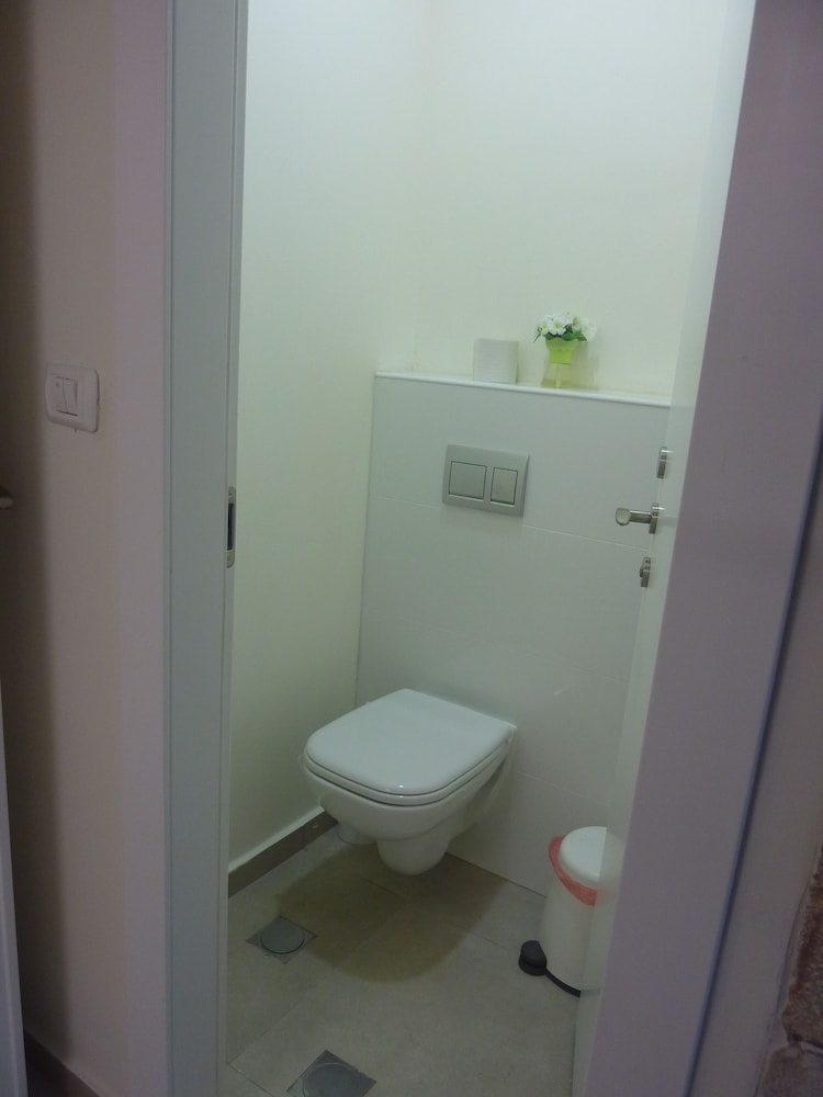Allenby 2 Bed & Breakfast
