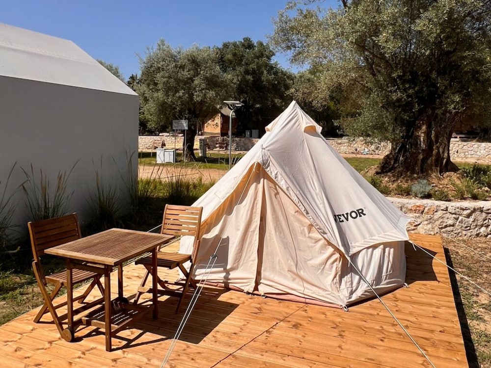 Nirikos Camping
