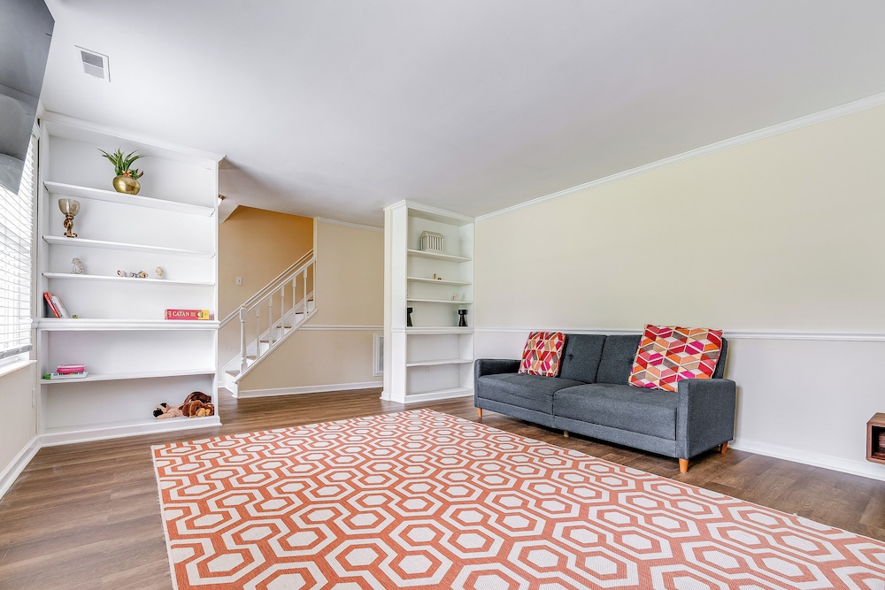 3 Mi to Dtwn Cary: Family Home w/ Deck!
