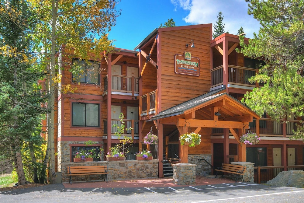 Tannenbaum By The River 2 Bedroom Condo by RedAwning view 5