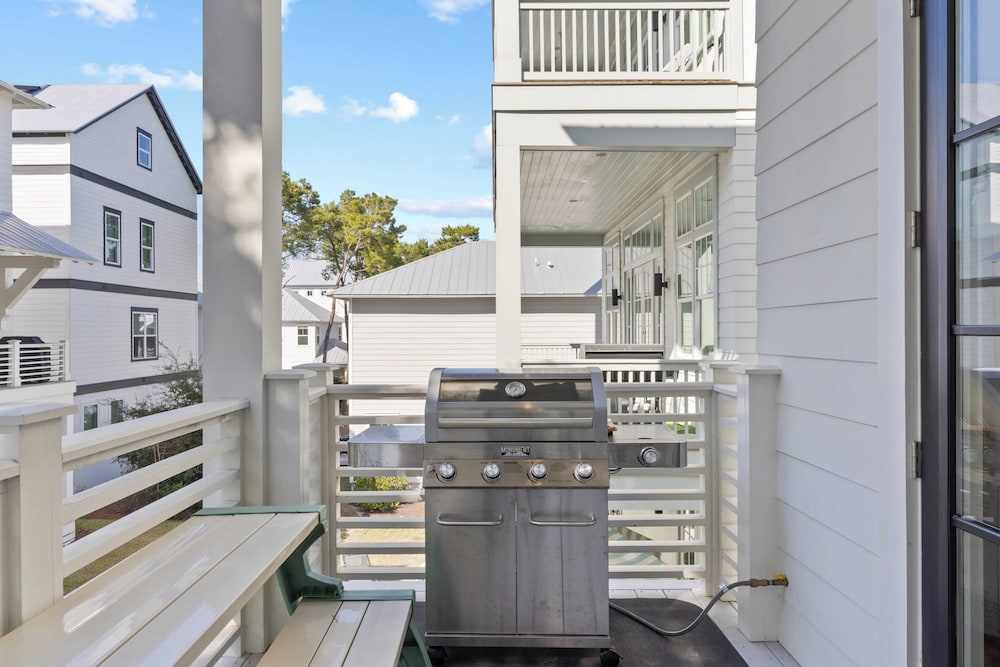 Rooftop Deck w/ Views, Pool, Luxury 5bdr Resorting To Happiness by Avantstay