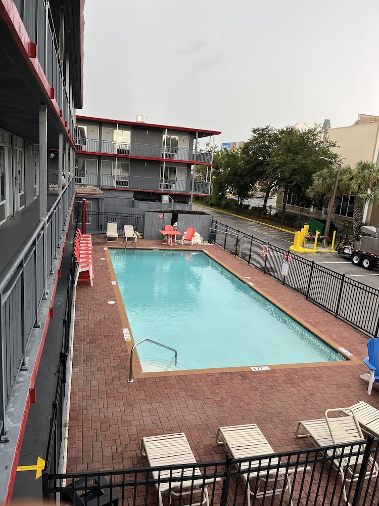 Travelodge by Wyndham Orlando / Heart of International Drive