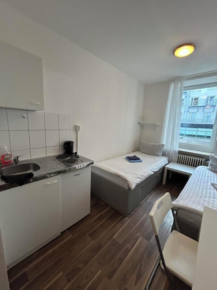 2-Rent Group Hostel Apartments SEN14