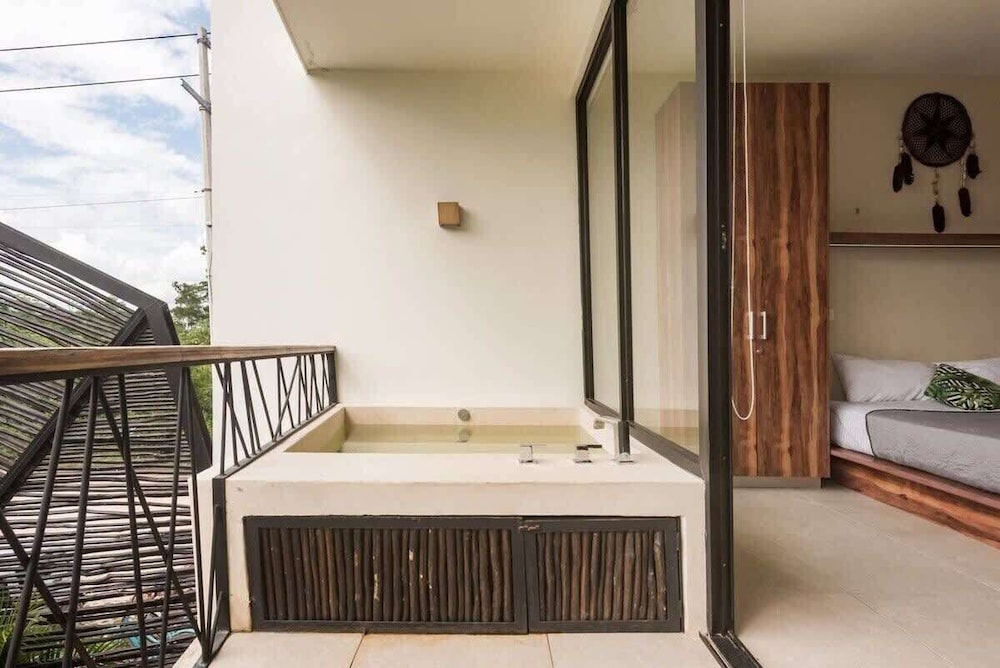 Studio W/private Pool Gym Relaxing Green Areas
