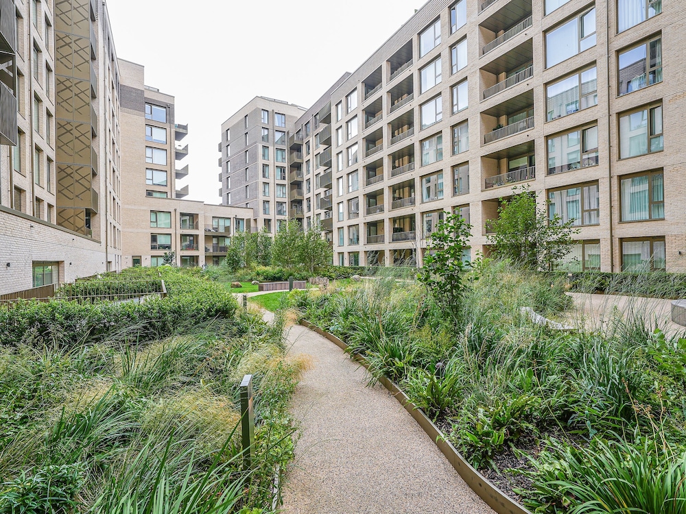 Central London Stay in Vauxhall With Balcony