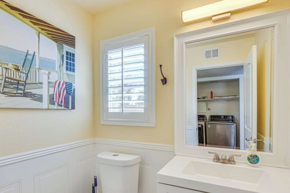 4BR Home w/ Private Pool, Patio & Grill