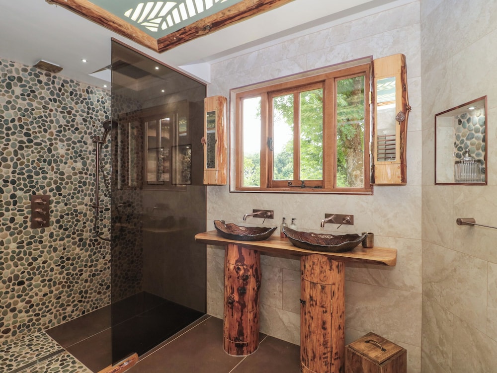 Copper Lodge