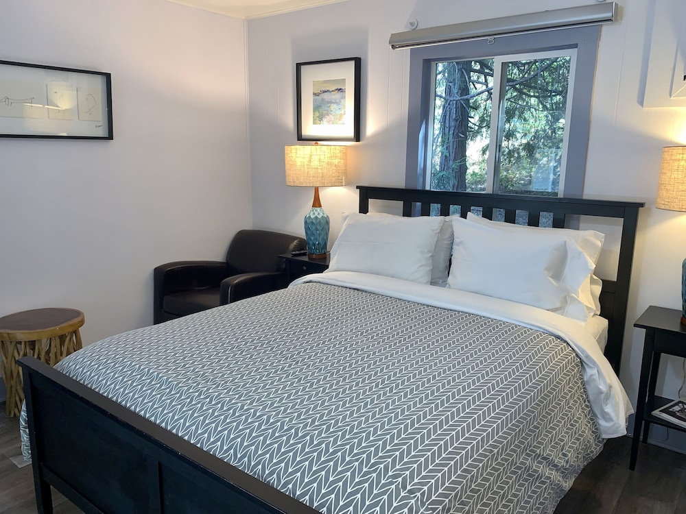 Grass Valley Vacations - The Pines Inn and Cottages - Property Image 2