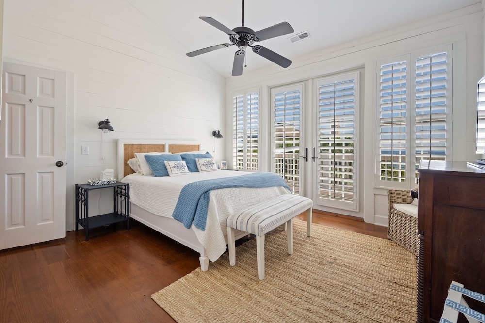 Pawleys Island Vacations - Relax And Enjoy The Spectacular Views In This Picturesque Home 6 Bedroom Home by RedAwning - Property Image 5