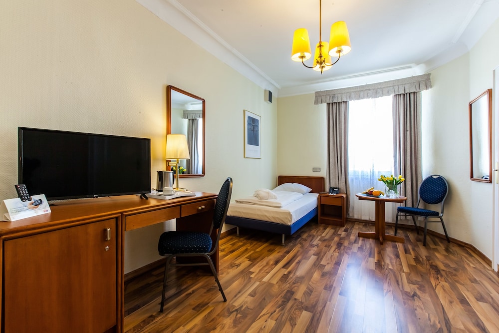 Frankfurt Vacations - Hotel Monopol - Property Image 30