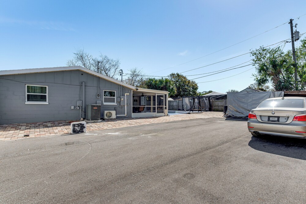 8 Mi to Sunset Beach: Home w/ Large Patio + Pool!