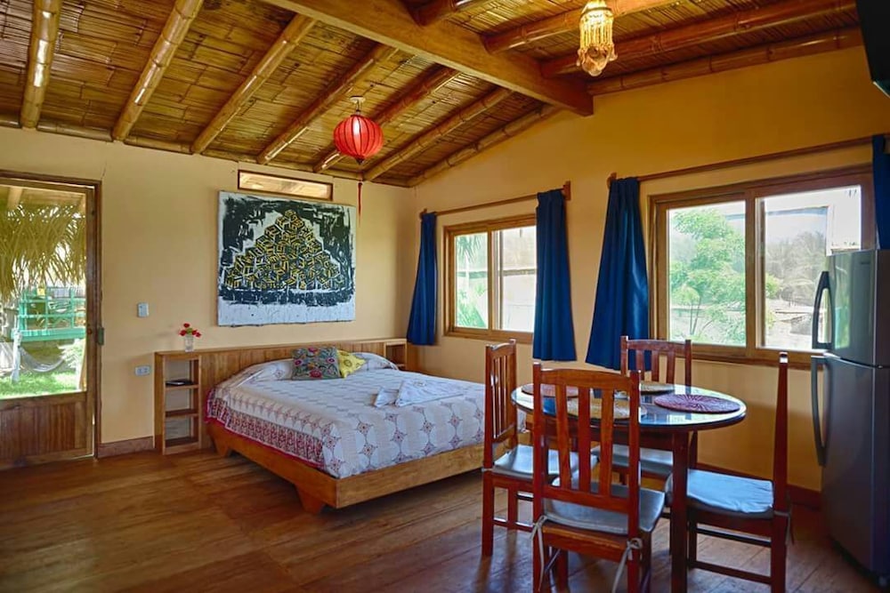 El Destino Casas y Bungalows Vichayito