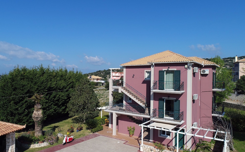 Dina Apartments