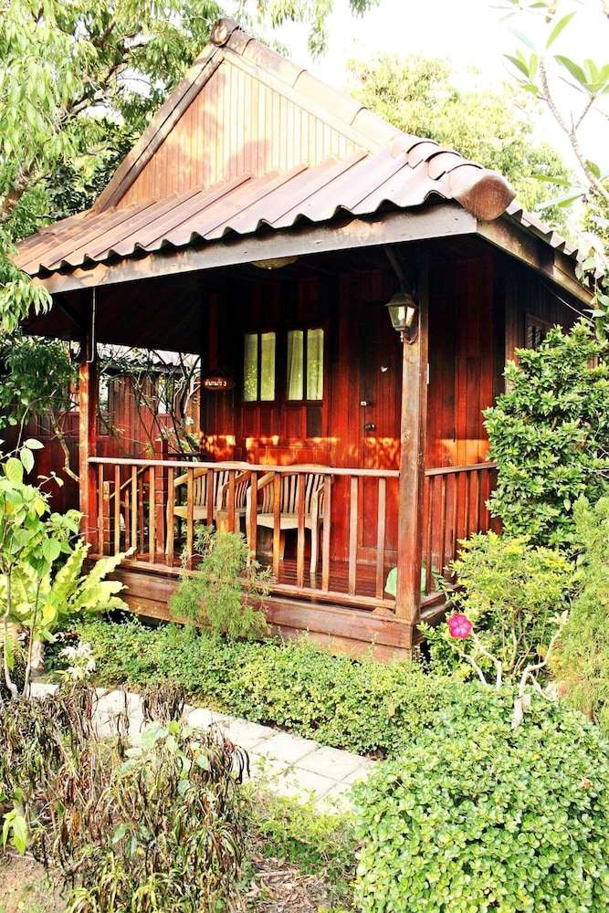 Baansuanlynjee Maeklong Resort