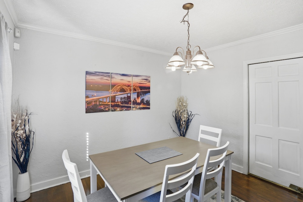 Bluff City Gem With Game Room 3 Bedroom Home