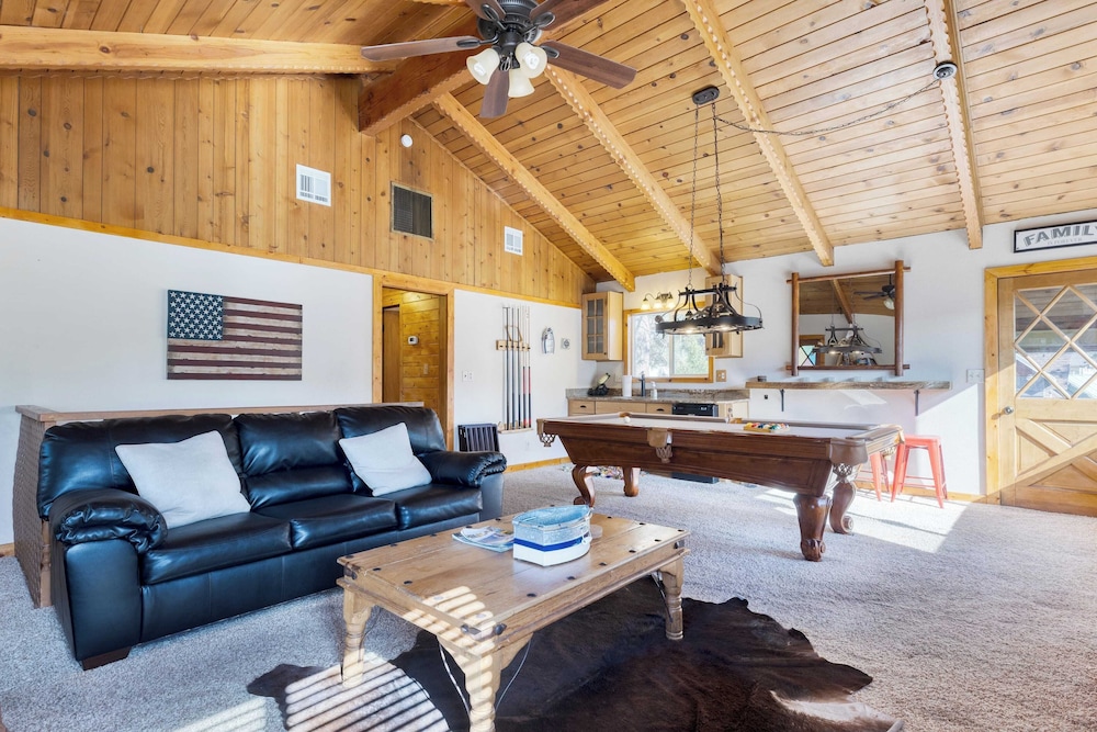 Lakeside in Bearadise by Avantstay Gorgeous Mountain Cabin in Boulder Bay!