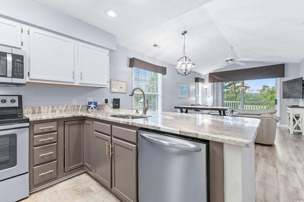 River Oaks 28g 2 Bedroom Condo