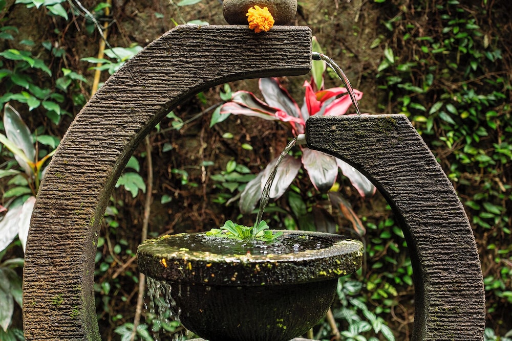 Barong Retreat Villa Ubud with Hammock Terrace, Garden & Koi Pond