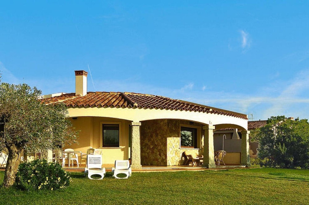 Villa on Costa Rei Near Sandy Beach en Muravera