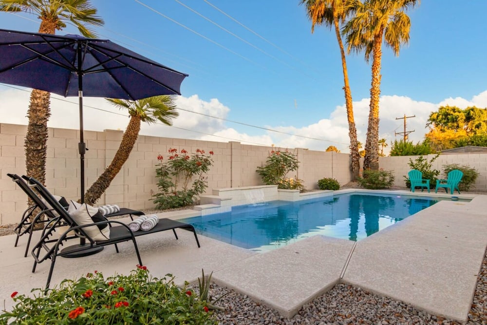 The Kingsley Custom Heated Pool Chef Kitchen Chess