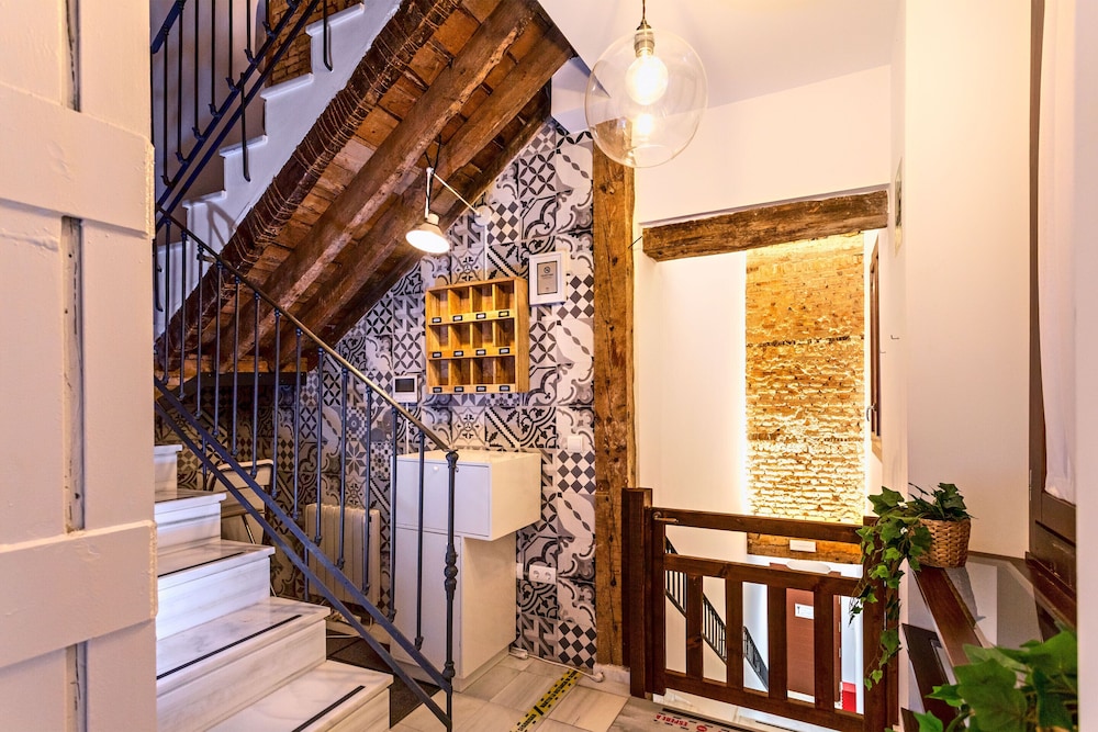 Stunning One-bedroom Apartment Near the Cathedral Zacatin 201