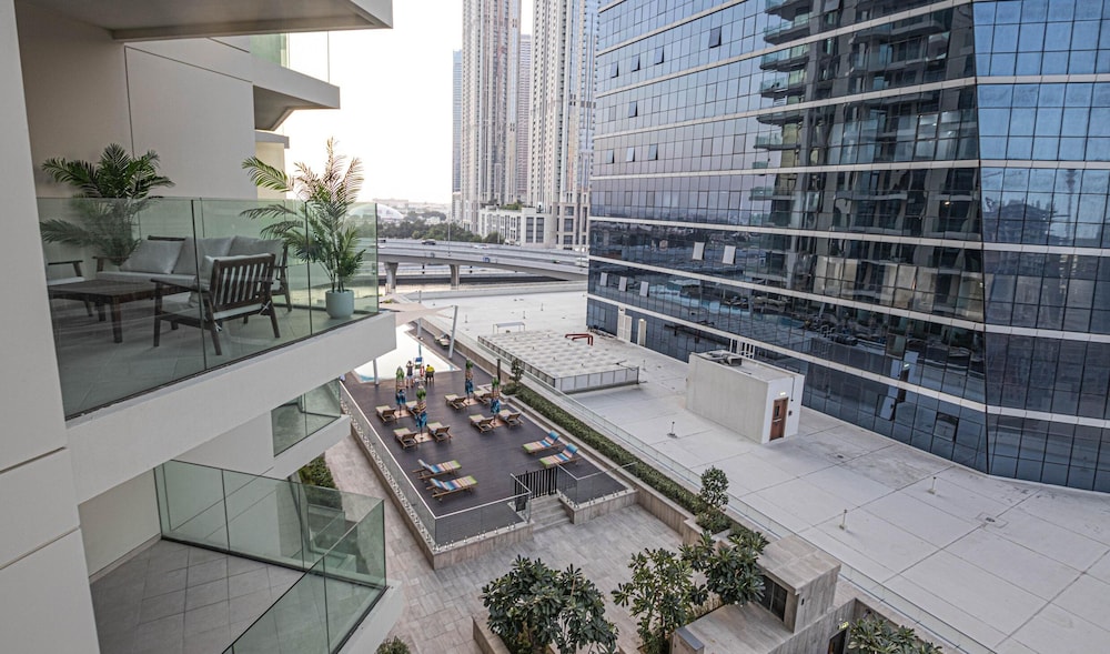 Exclusive 1BR Urban Oasis Canal
