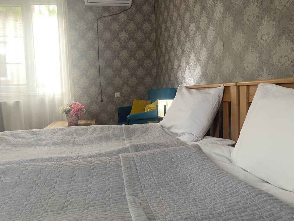 Hillside Guesthouse
