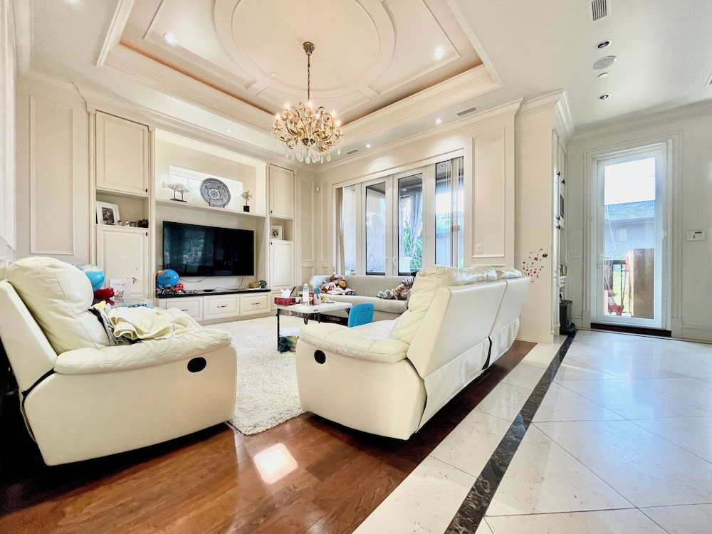 Vancouver Luxury Guest House