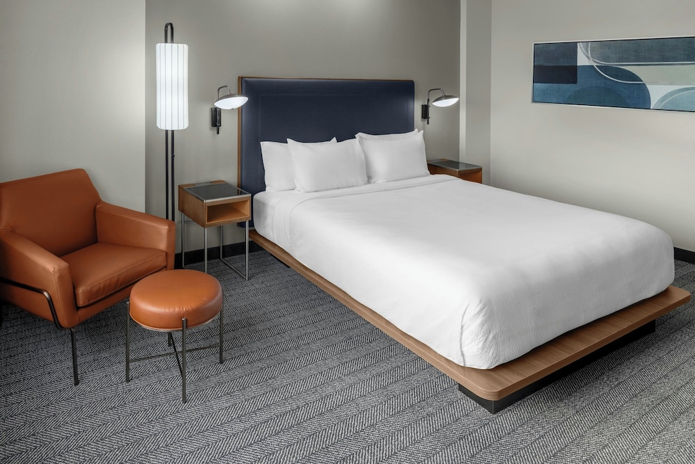 Courtyard By Marriott Sherman