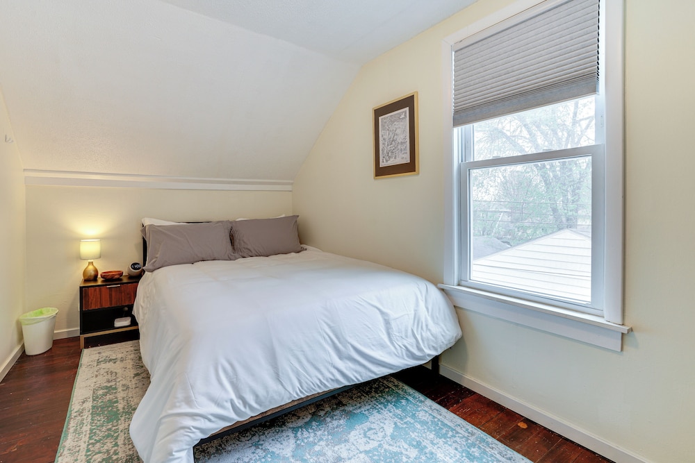 6 Mi to Dtwn: St Paul Home w/ Patio