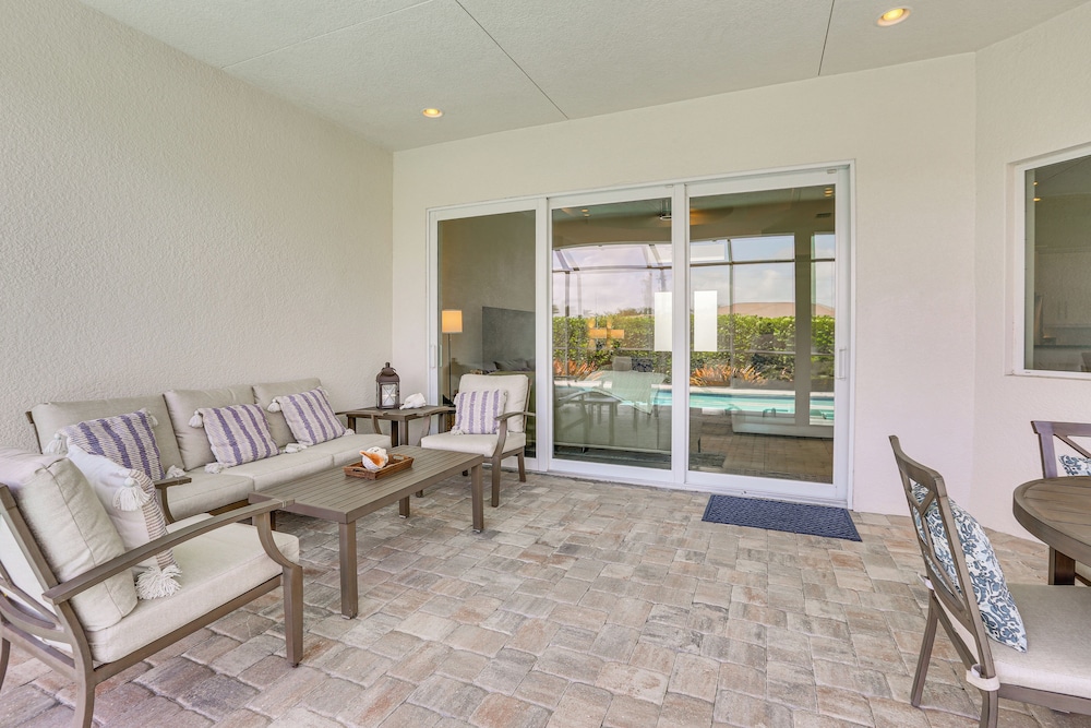 1/2 Mi to Beach: Poolside Oasis on Marco Island!