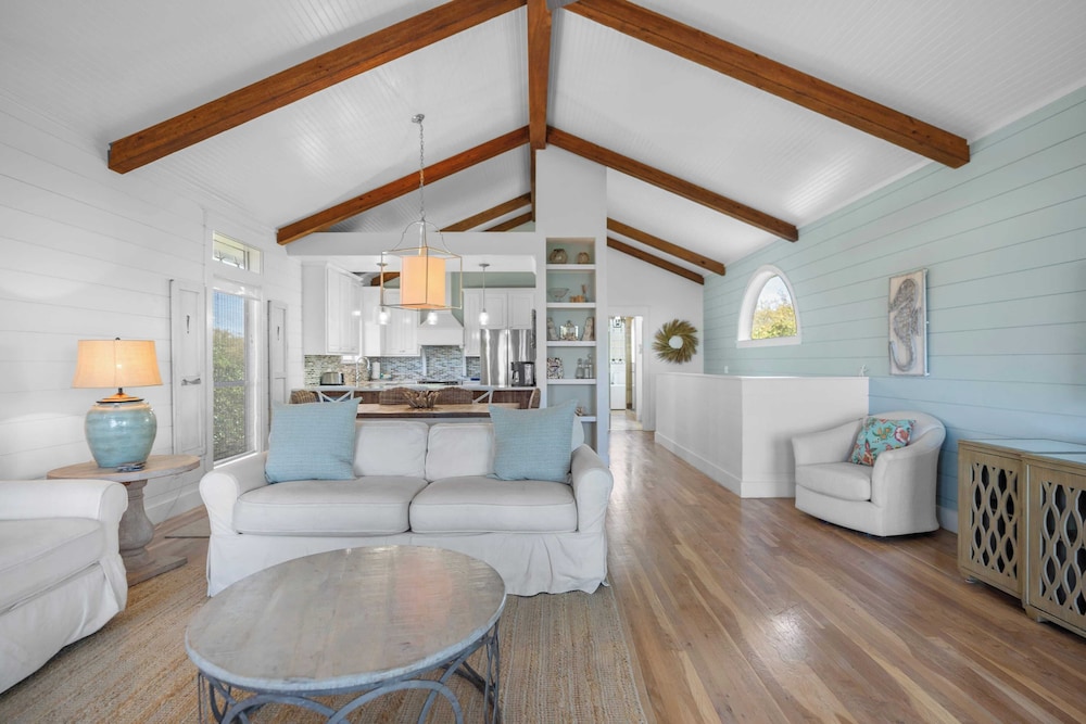30A Beach House w/ Private Pool, Fire Pit, BBQ & Golf Cart to Rosemary Beach