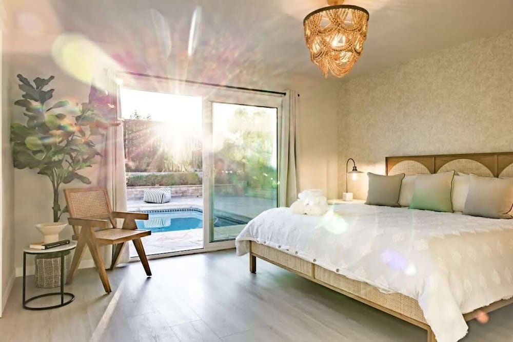 @ Marbella Lane - Vibrant & Chic Designer Home