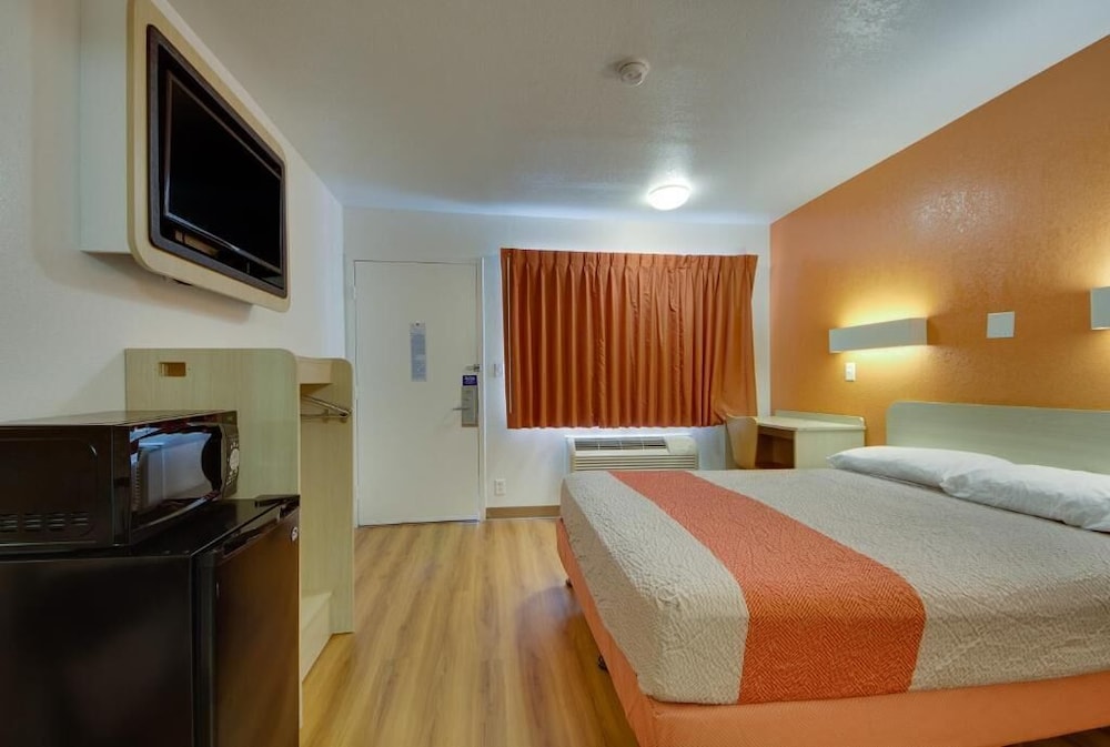 AVERA SUITES