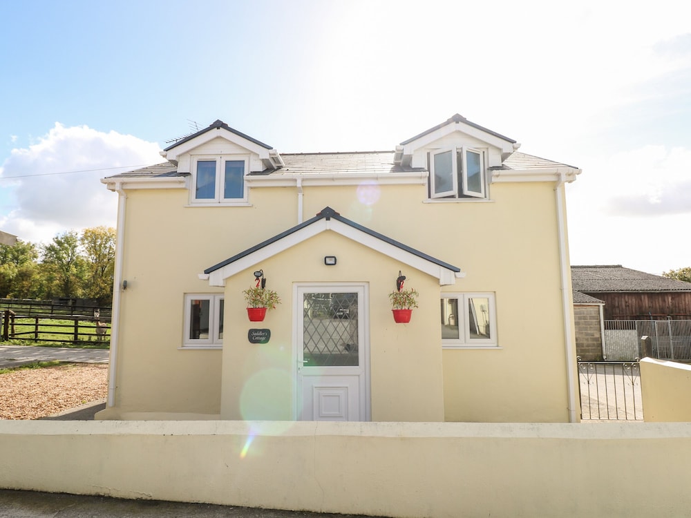 Saddlers Cottage, Berllandeg Farm