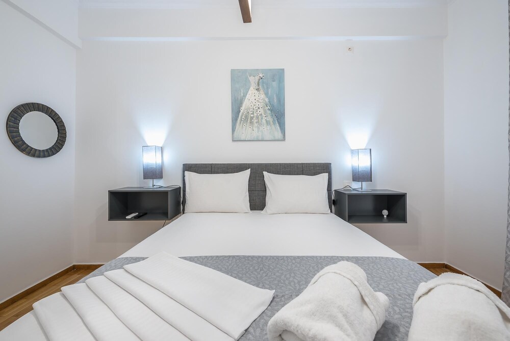 Athens Bright Suite by Cloudkeys