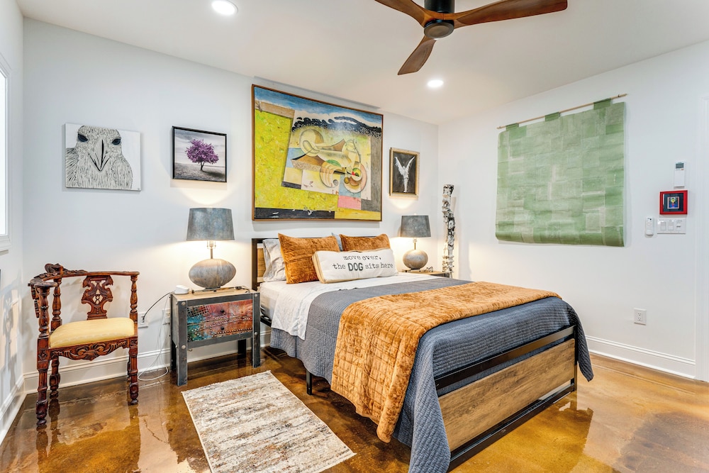 'arboco' Downtown Murphy House w/ Courtyard!