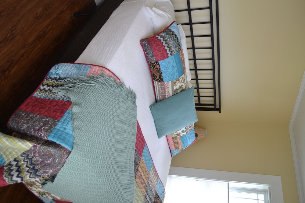 River Rock Cottages