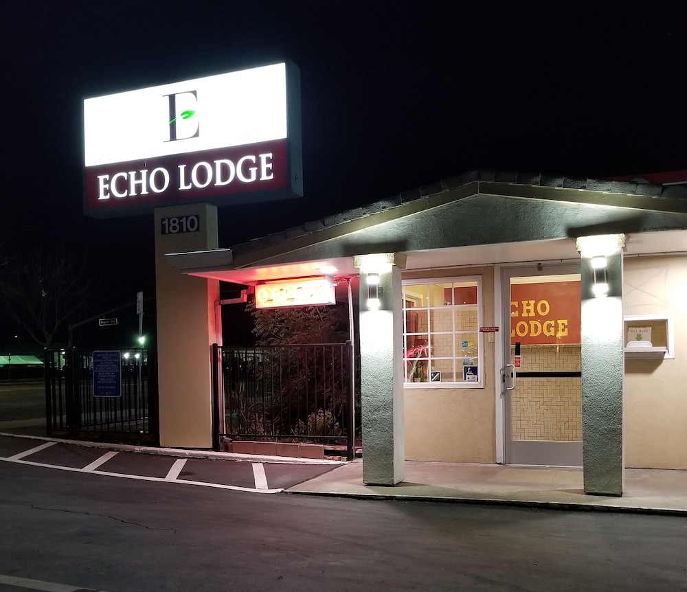 Hotel Echo Lodge - Image 1