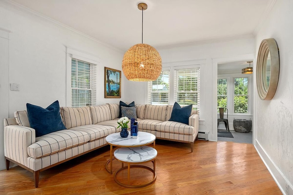 Saugatuck Harbor House