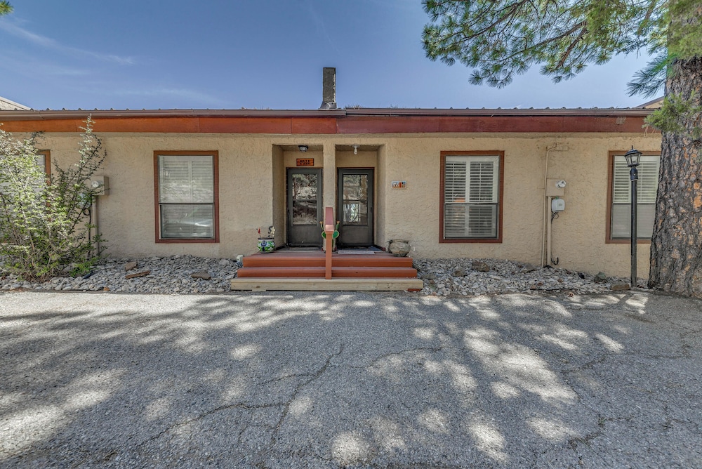 Alto Townhome w/ Deck Near Ski Apache!