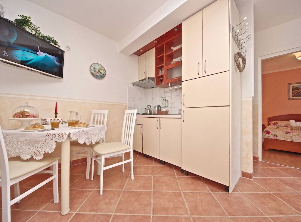 Seafront Apartments Deveron