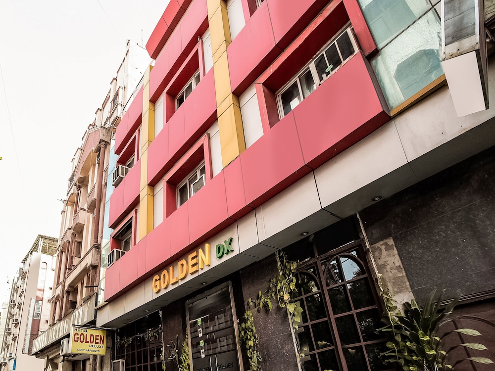 OYO 43687 Golden Deluxe Hotel