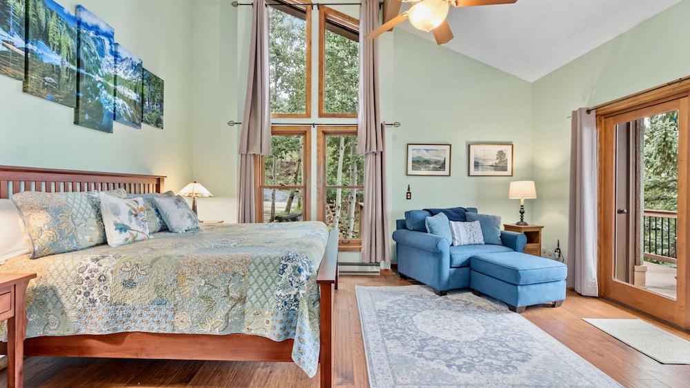 Eagle's Providence Vacation Home At Windcliff 3 Bedroom Home by RedAwning view 2