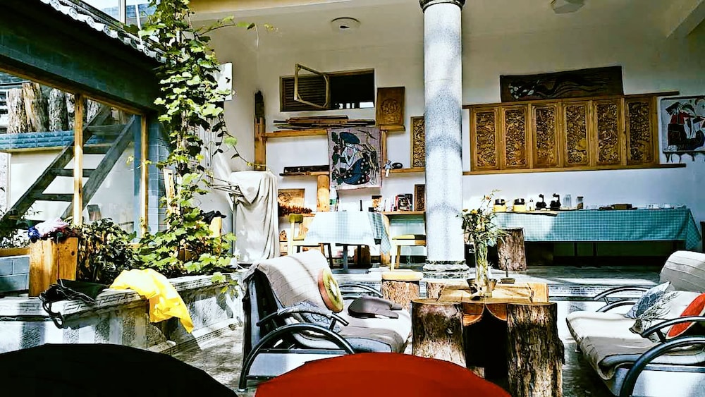 Shangri-la City Art Stack Forty-Seven Other Inn view 2