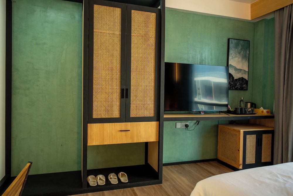 Athiri Residence