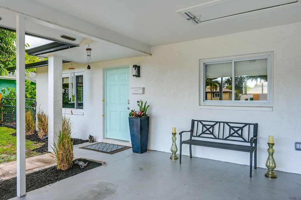 Sunny Florida Escape w/ Patio, Grill & Fire Pit! view 4