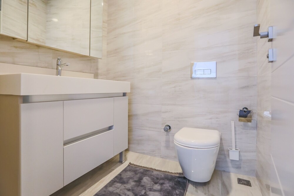 Modern Flat in Ka Ithane With Balcony