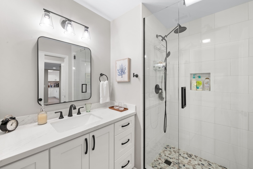 Designer Seville Condo w Golf Mountain Views