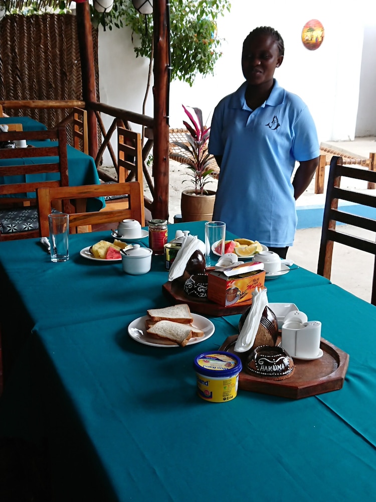 Tuna Nungwi Beach Bungalow